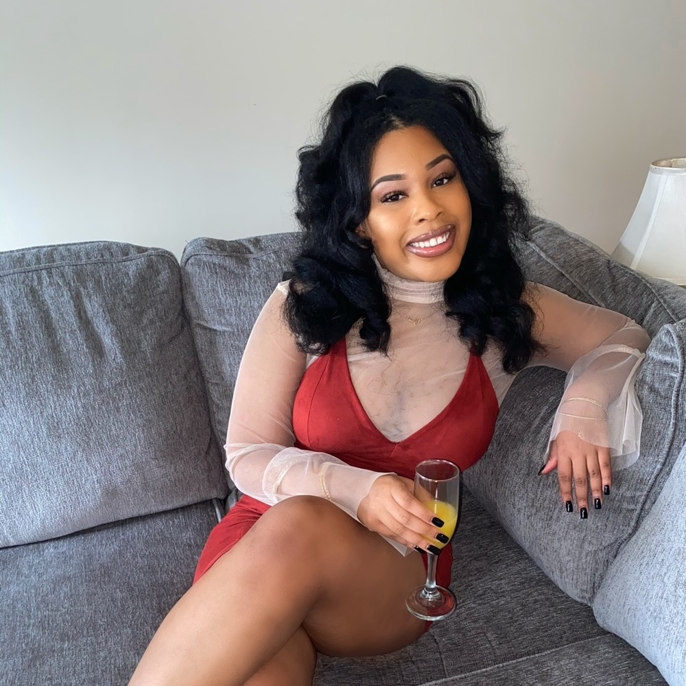 Meet your Posher, Nia